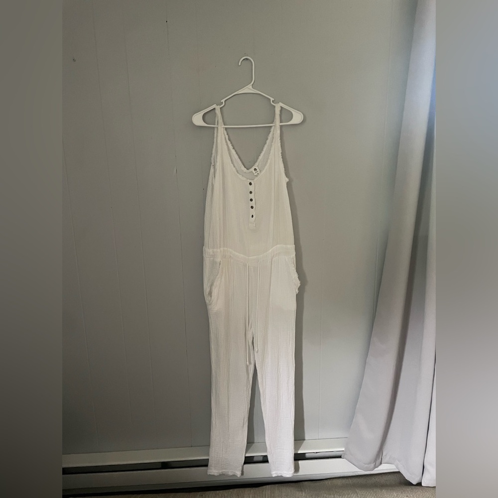 Flawless white  Sleeveless V-Neck Jumpsuit